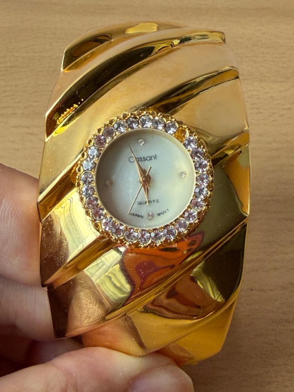 CASSANT LADIES RHINESTONES WATCH WIDE GOLDTONE HINGED BANGLE BRACELET STATEMENT